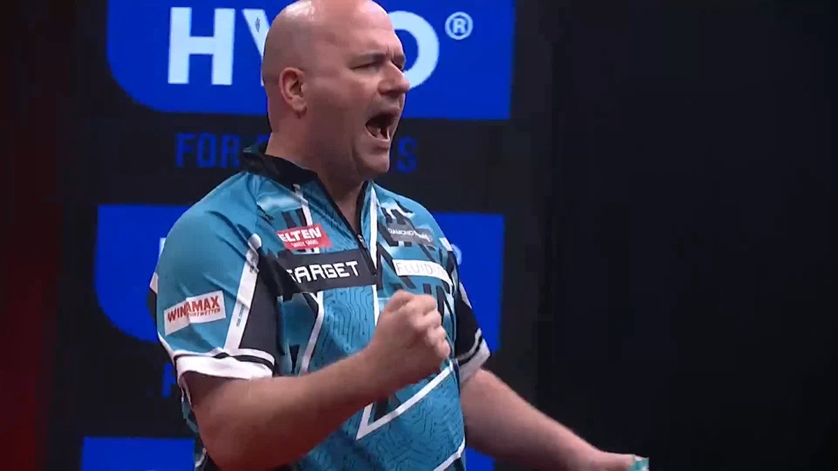VINTAGE VOLTAGE! ⚡️ Rob Cross produces an excellent display as he reels off six straight legs to defeat Mike De Decker 6-2! The former World Champion arrived in Riesa off the reserve list, but now finds himself through to Finals Day! 📺 #ET7