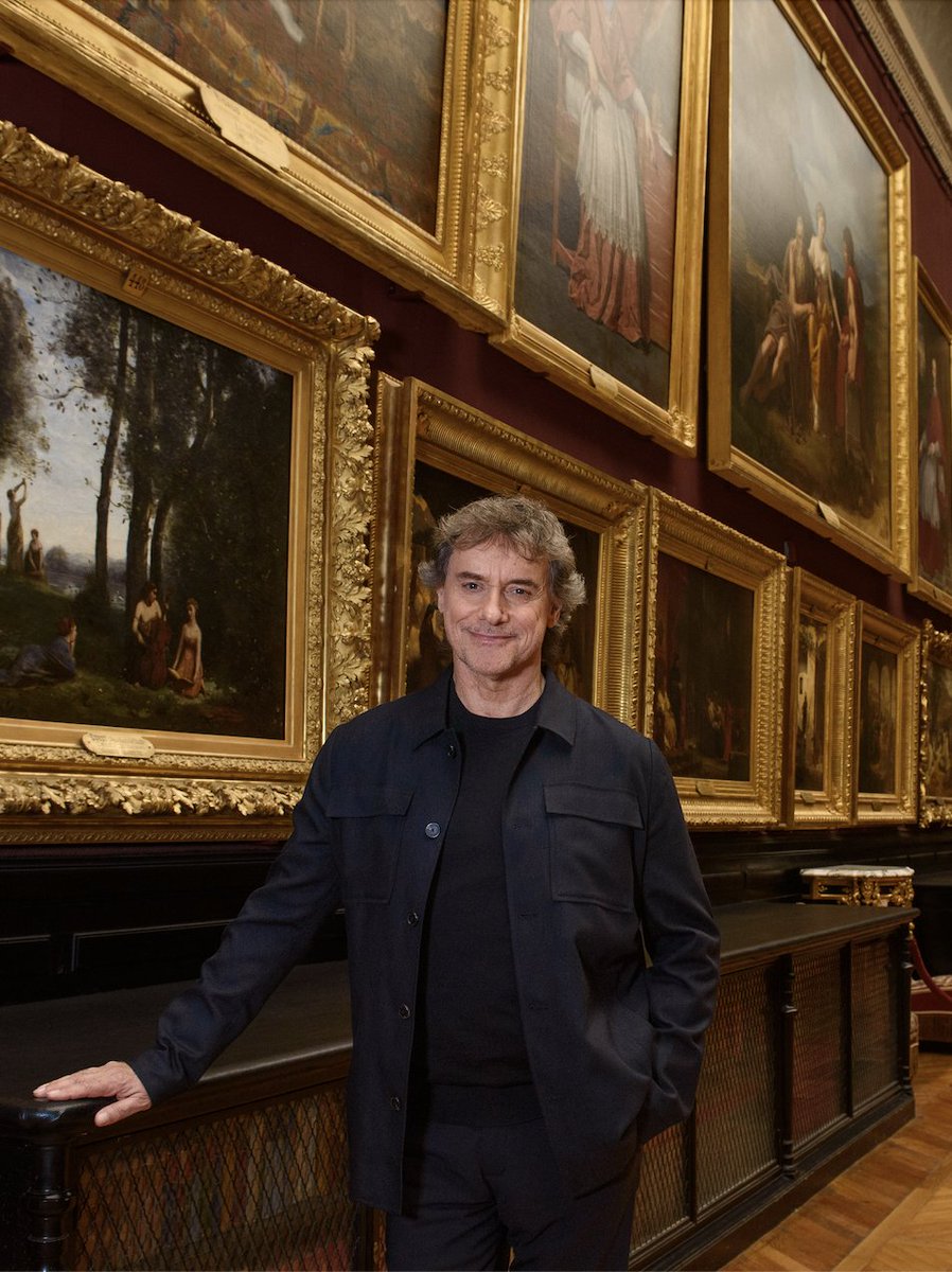 Possibile che sulle pareti non ci sia uno spazio vuoto? Sono tutte ricoperte di opere d'arte. Si potrebbe restare qui per ore e ore. #Ulisse - "𝙋𝙖𝙧𝙞𝙜𝙞 𝙣𝙖𝙨𝙘𝙤𝙨𝙩𝙖" con Alberto Angela lunedì #25maggio su #Rai1 e #RaiPlay