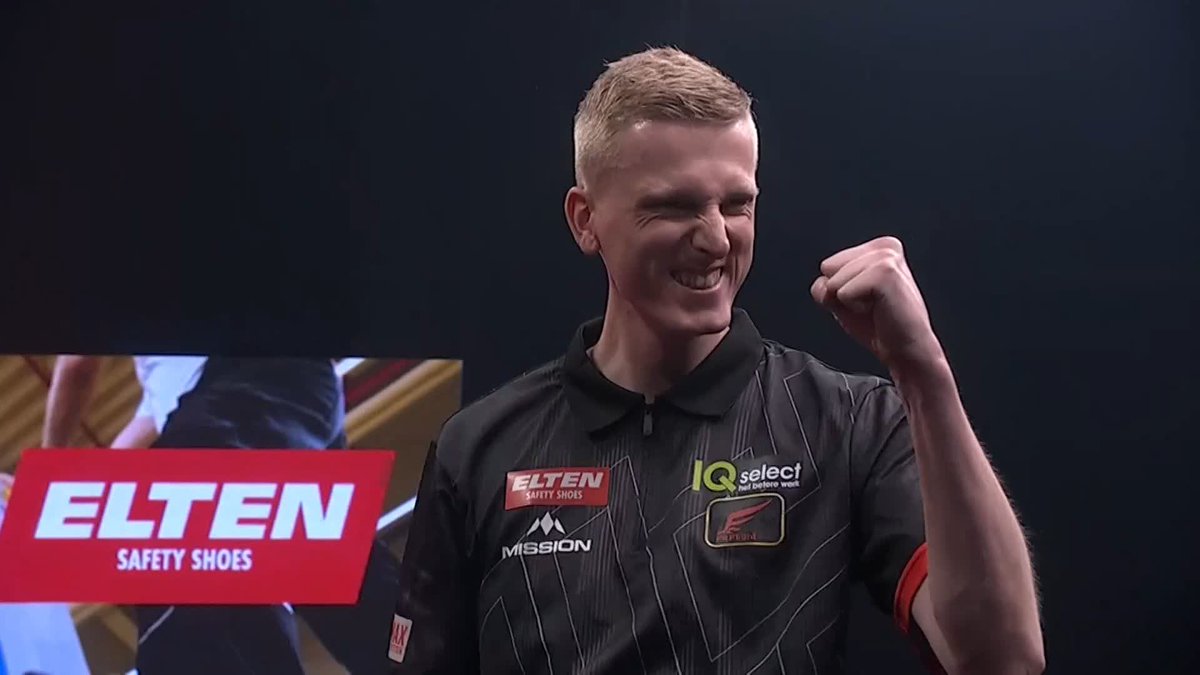 106 AND GAME! 😮💨 Our fourth last-leg decider of the afternoon is won by Wessel Nijman, who digs deep to edge past William O'Connor - winning the game with a clinical 106 checkout! 📺 #ET7
