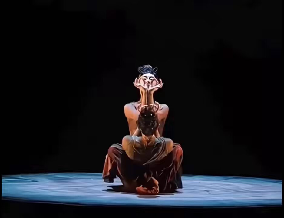 This is a 1,000 year old ancient Dunhuang dance resurrected from sacred Buddhist murals on the Silk Road.