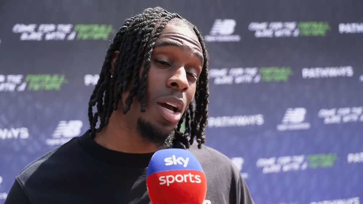 "I want to help as many people as I can" ❤️ Jeremie Frimpong speaking at the Pathways tournament, a free event he launched two years ago to help support kids who don't make it through academies 🔊