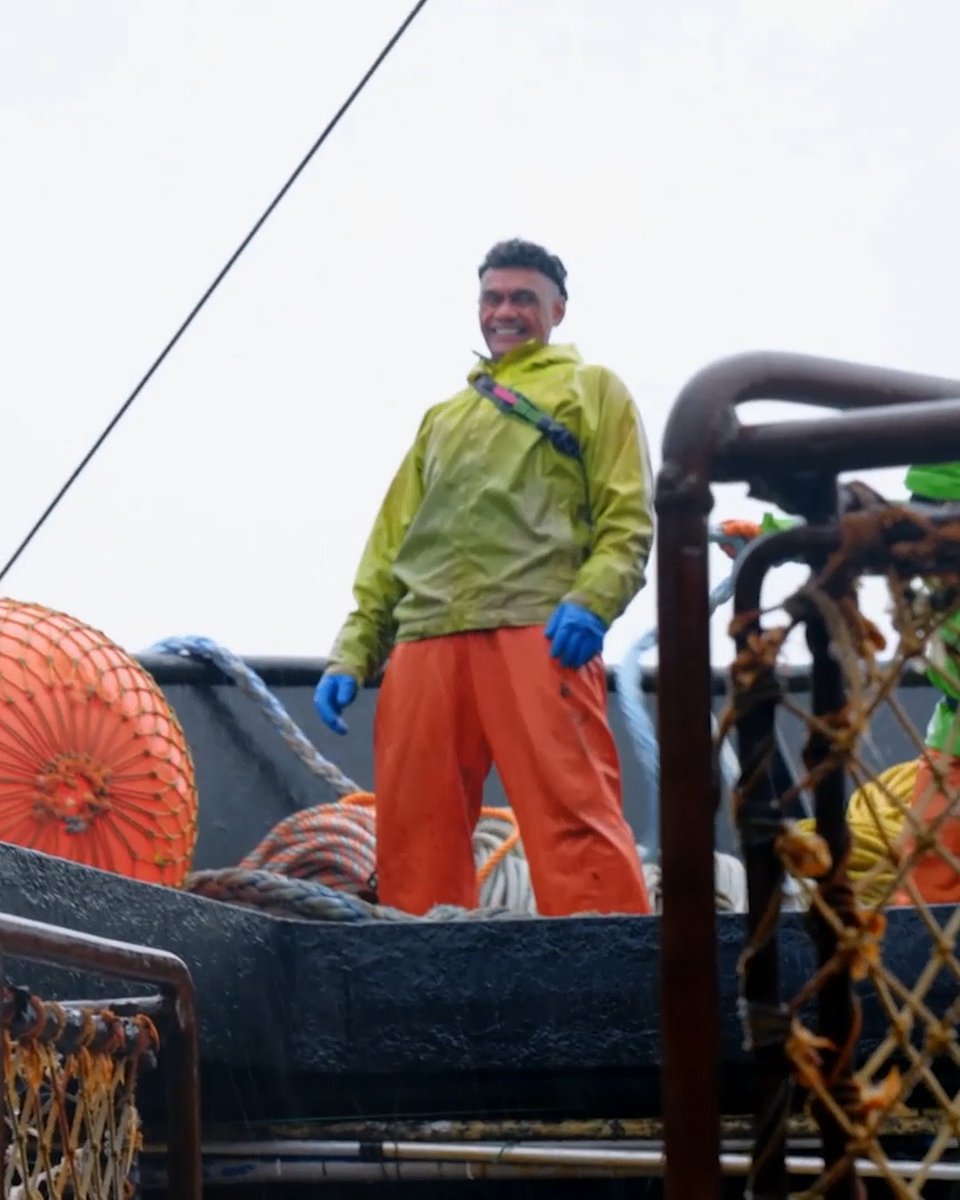 Things got real "gnarly" on The Time Bandit. 🤬🏴☠️ After 3 days of non-stop work in a major storm, Freddy and Russell exchange words. Captain John calls everyone into the wheelhouse, while also preparing to unload a massive $2M Red King Crab haul. Watch #DeadliestCatch, Fridays 8P on Discovery.