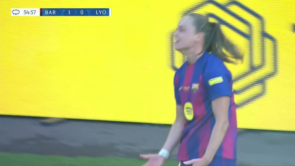 BARCELONA STRIKES FIRST IN THE UWCL FINAL 🔥 Ewa Pajor with a clinical finish 🎯