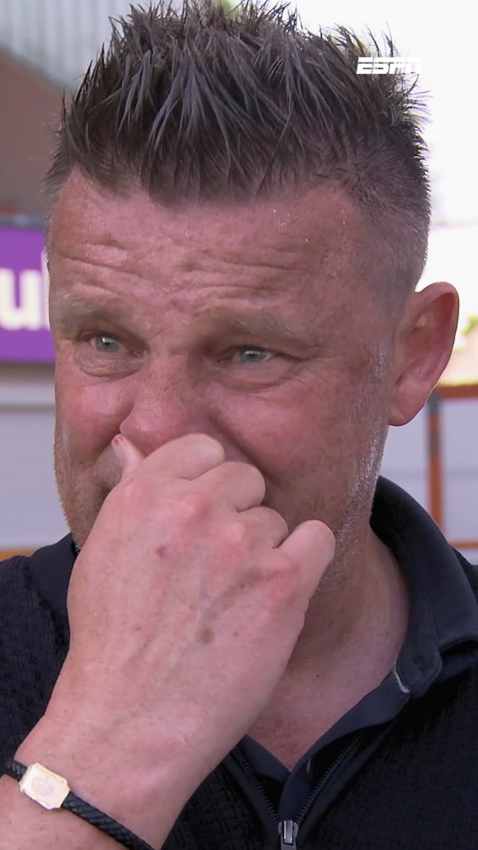 John Stegeman in tranen na het bereiken van promotie 🥺 "Ik moest aan mijn overleden vader denken, mijn grootste fan" ❤️ 🔗 #volwil