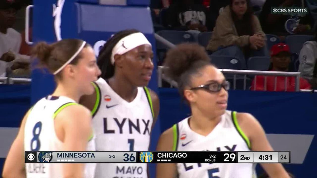 Natasha Howard first half vs. Sky: 22 PTS 9 REB 10-12 FG +13 +/-