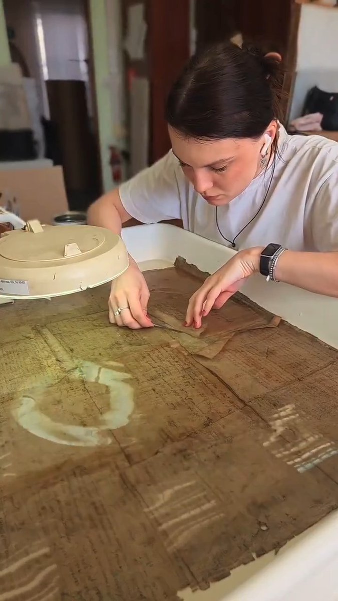 10 hours meticulously cleaning letters on an 18th-century engraving of the Battle of Kulikovo. Respect to the restorers keeping the past alive.