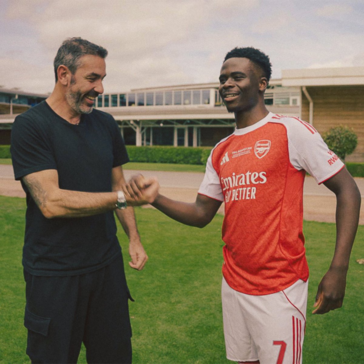 Our no.7s: past and present 😍 Robert 🤝 Bukayo