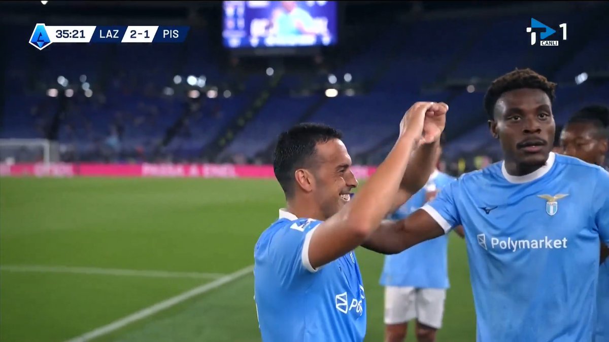 38 yaşındaki Pedro, Lazio'ya veda maçında ceza sahası dışından golünü atıyor!