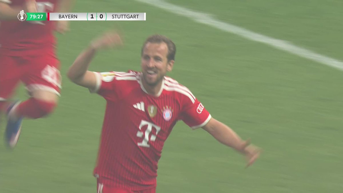 Harry Kane, that is SENSATIONAL! 🙌 The England captain is leading Bayern Munich to DFB Pokal glory 🔴🏴