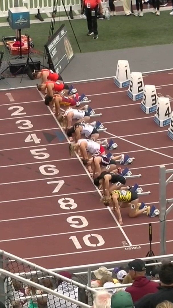 SHE'S DONE IT AGAIN! 🤯 Aryianna Garceau of UMassBostonAthletics sets a new Division III record in the women’s 100 meter hurdles with a time of 13.28 seconds! #WhyD3 | #D3tf