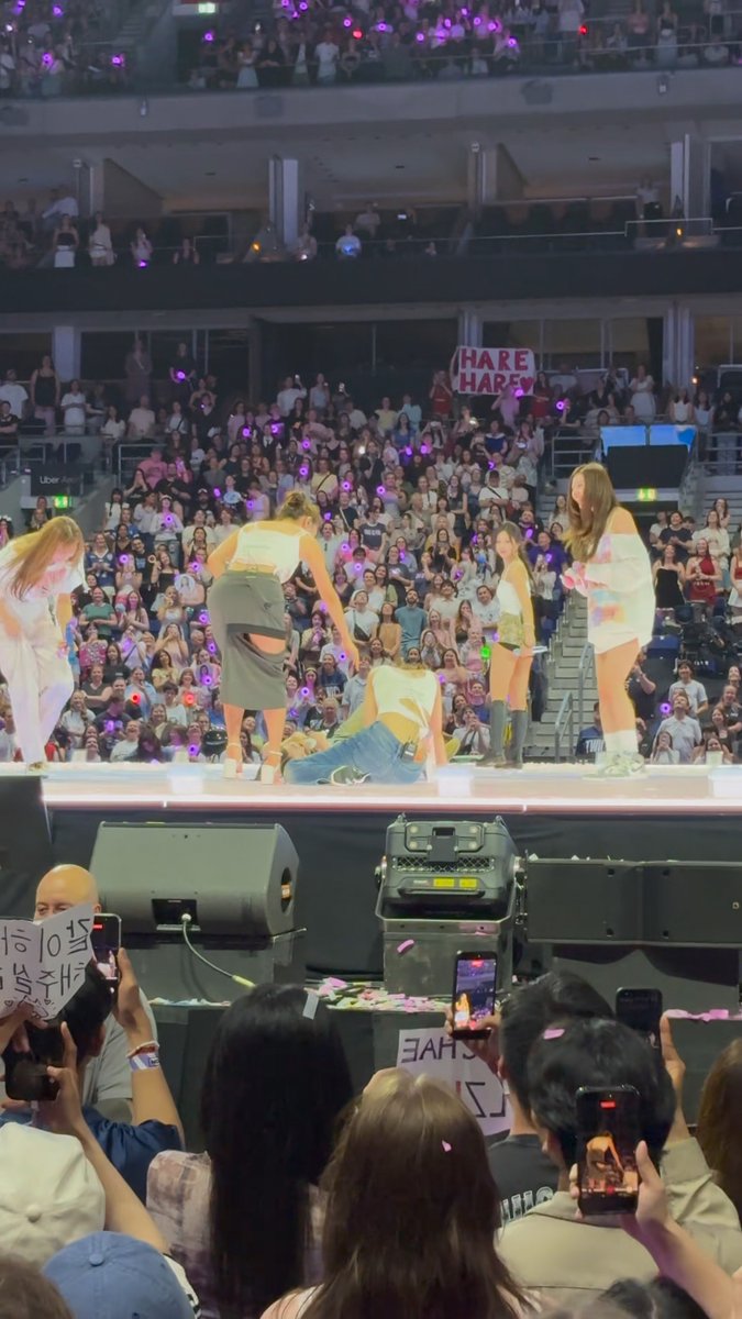 Momo trying to run away after hitting Jihyo's butt, but she bumped into Jeongyeon and fell on the floor, all while Nayeon is literally rolling on the floor laughing directly into the mic at Momo's embarrassment 😭😭😭