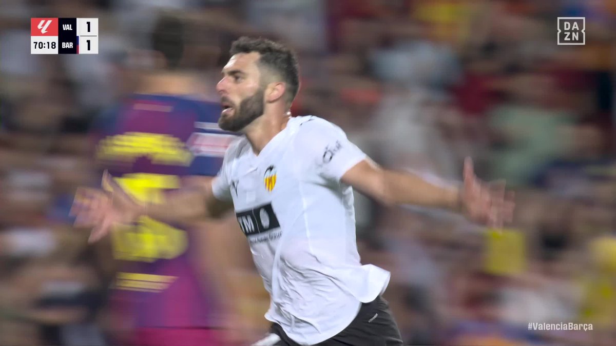 El Valencia CF creyó hasta el final 🦇 El gol de Luis Rioja para vencer al Barça y despedirse con victoria 🟠 #LALIGAenDAZN⚽️