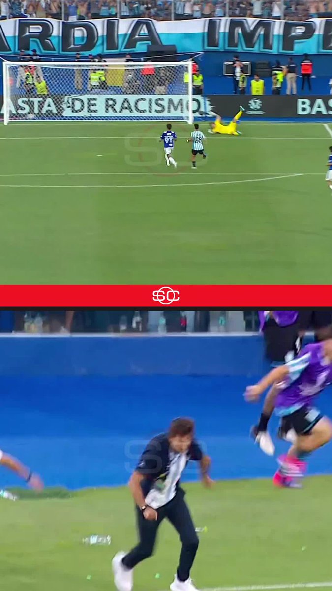 LA ALEGRÍA DE ESE DÍA NO SE OLVIDARÁ EN AVELLANEDA: Gustavo Costas dejó de ser el DT de Racing y recordamos cómo vivió el gol de Roger Martínez que sentenció la consagración de la Academia en la CONMEBOL #Sudamericana de 2024. ¡IMBORRABLE PARA LOS HINCHAS!