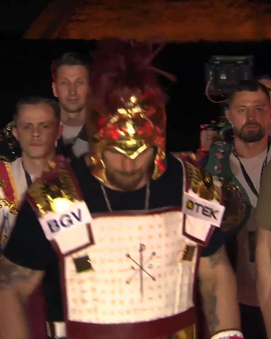 HERE COMES USYK! 🔥 DAZN Boxing