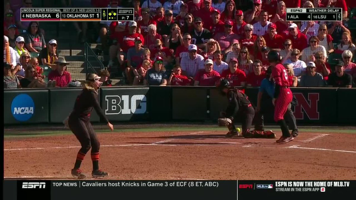 HOME RUN LAUREN CAMENZIND. 🤯 ITS A 7-RUN FIFTH FOR THE BIG RED.
