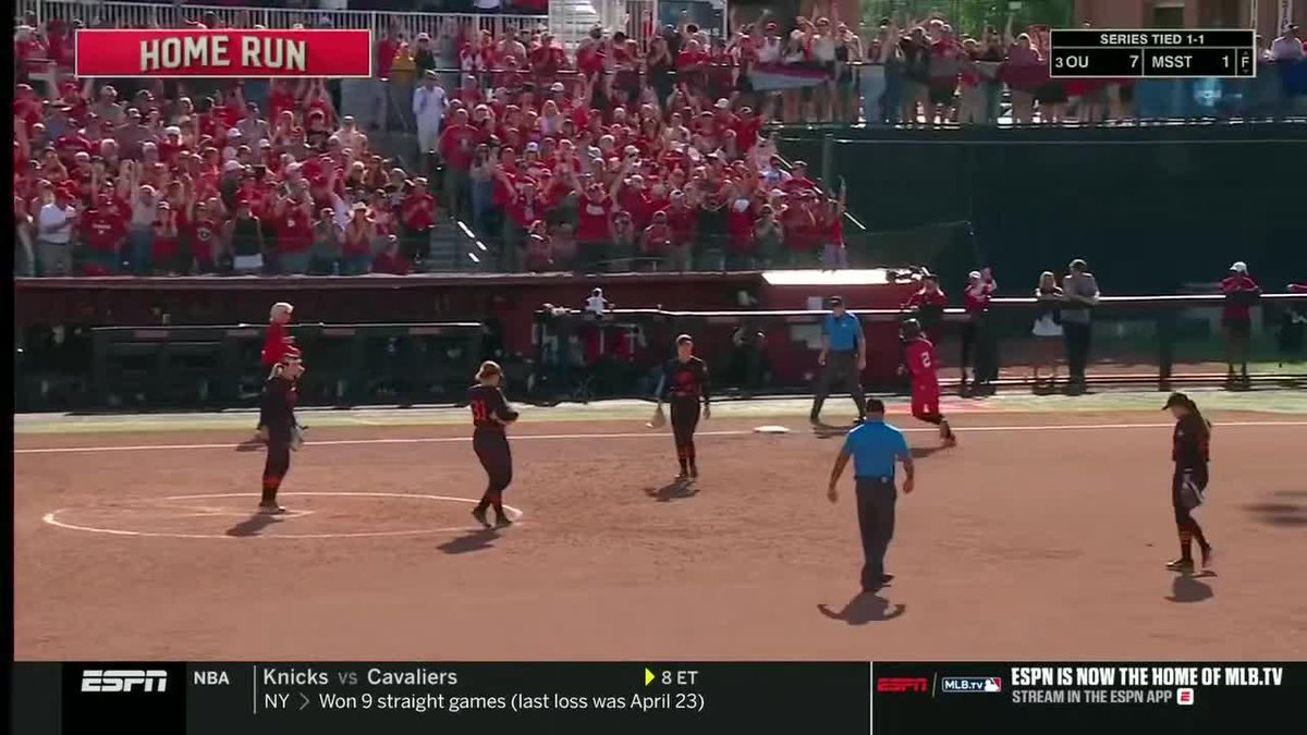 Lauren Camenzind with the home run to put Nebraska Softball up 9-1 🤯 📺: ESPN