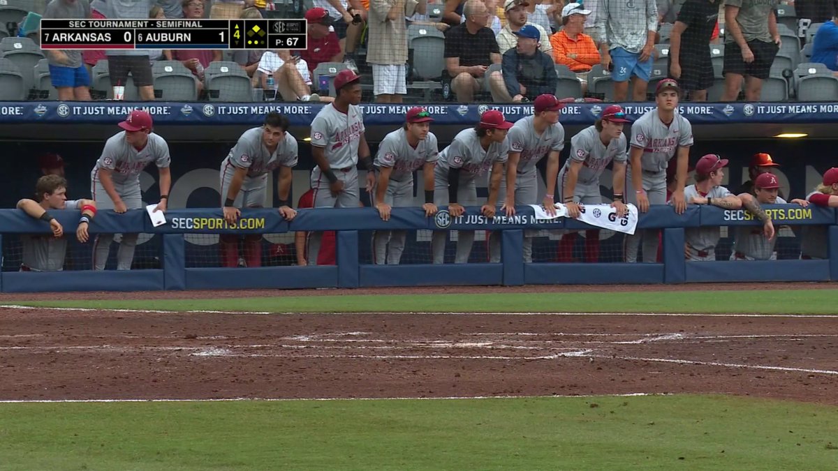 OH MY, WHAT A GRAB 🤯 Auburn Baseball