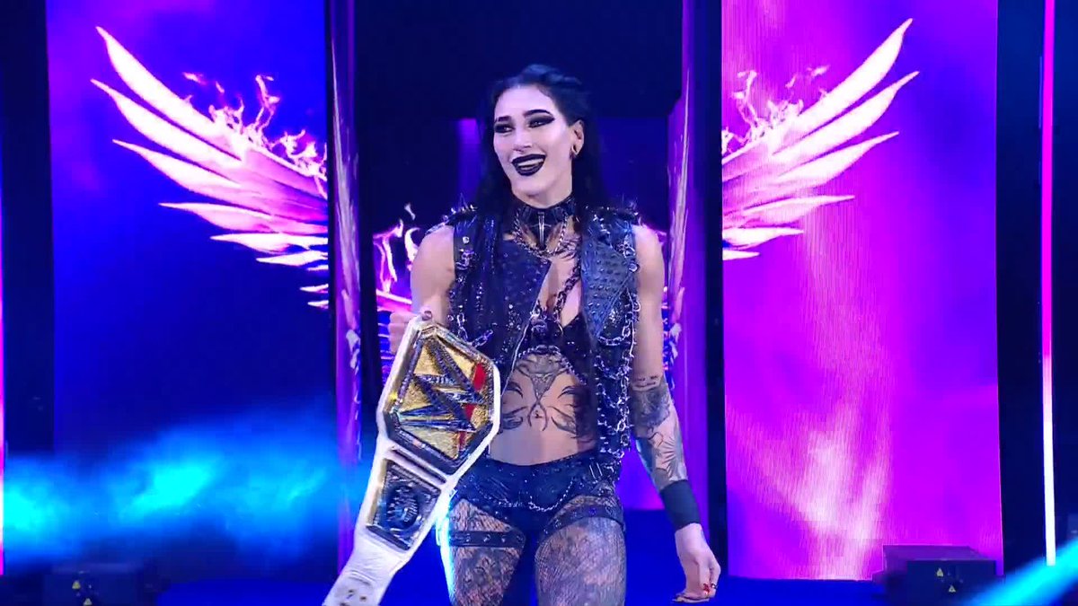Mami's here. 😈 This place just became unglued for RheaRipley_WWE!! 🙌