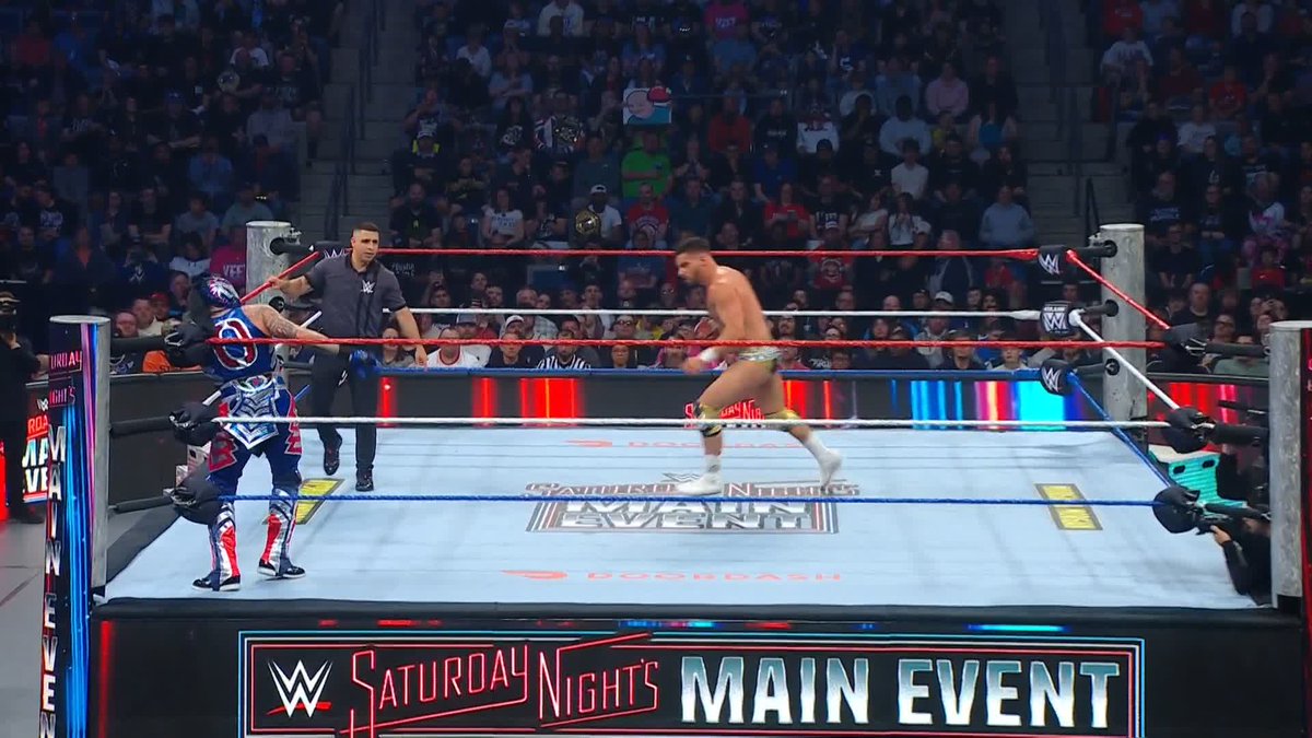 .“All Ego” Ethan Page and PENTA EL ZERO M are putting on an instant CLASSIC! 🤯 #SNME