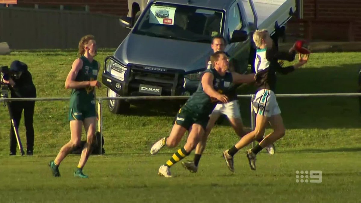The boys LOST IT in arguably the best What Caught My Eye for the year 🙏😂 #9AFLSFS | Watch on 9 &amp; 9Now 🖥️
