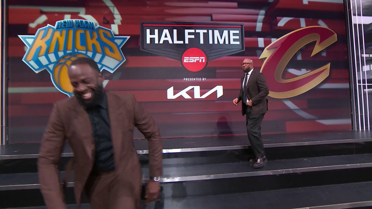 "You gotta be 50 or older to be running to the board, man." 😂 Draymond Green tried beating Kenny 😅