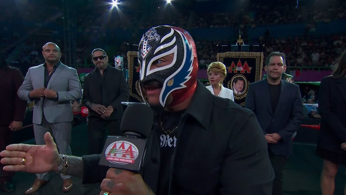 Todos nos emocionamos con las primeras palabras de Rey Mysterio como Gerente General de AAA #AAAenFOX