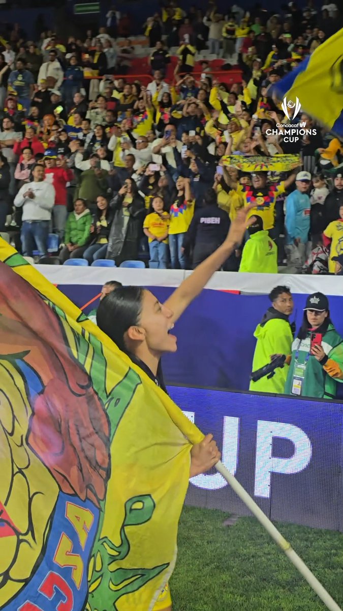 ¡Nancy Antonio se entrega a la fiesta con la afición! 🎉🏅
