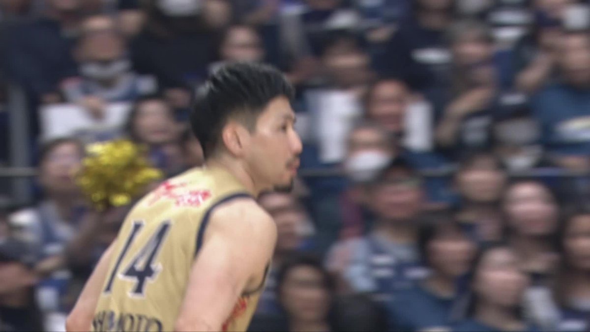 この男に距離など関係ありません🤦‍♂️ 琉球#14 岸本のディープスリー炸裂！ 岸本隆一 Kishimoto Ryuichi 琉球ゴールデンキングス公式 📺NHK総合で生中継 📡バスケットLIVEで生配信中 #Bリーグ #りそなグループ #Bリーグファイナル