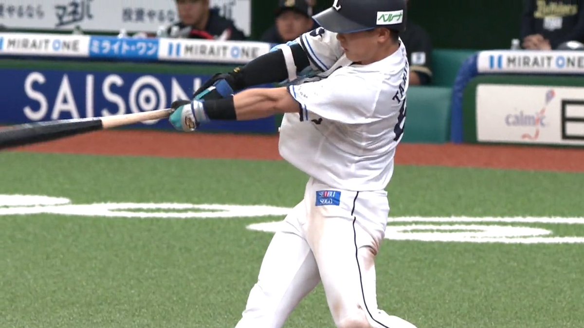 #滝澤夏央 鋭くスイング💫 2回で早くもマルチヒット達成⚾⚾ 剛球山﨑に対しても 変化を付けてくるボールの方を見逃さず しっかりライトへ弾き返す👉 #seibulions #ベースボールLIVE で配信中[初月無料]