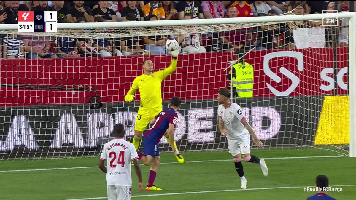 Me quedo con esta y con el montón de paradones más que ha hecho, buen portero para el nivel general del equipo en estos años, gran profesional, hemos engendrado otro sevillista, gracias Nyland!