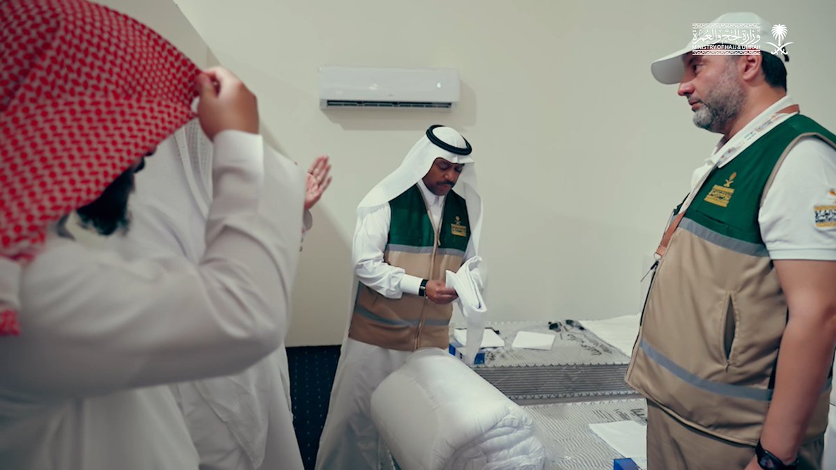 معالي نائب الوزير د. عبدالفتاح مشاط عبدالفتاح مشاط يقف ميدانيًّا على جاهزية المشاعر المقدسة، ويتابع استعدادات المخيمات والخدمات المقدمة لضيوف الرحمن، ضمن منظومة متكاملة تُسخّر الحلول التقنية والميدانية؛ لرحلة حج ميسرة. #حياكم_الله #حج_1447هـ
