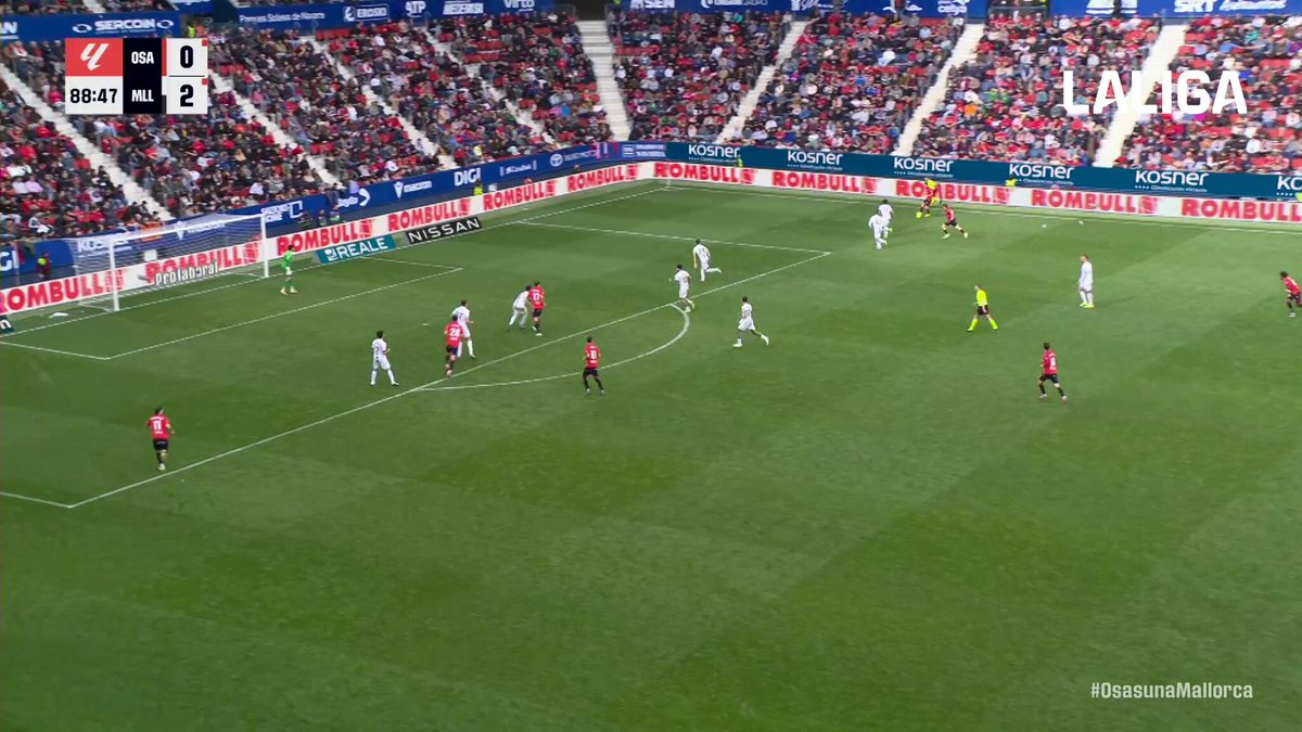 Tras certificar la permanencia, en la que hemos empatado a puntos con Mallorca y Levante, no puedo evitar recordar este partido y esta remontada. Remontada épica tanto en El Sadar como en Son Moix que, en parte, han valido una permanencia #Osasuna