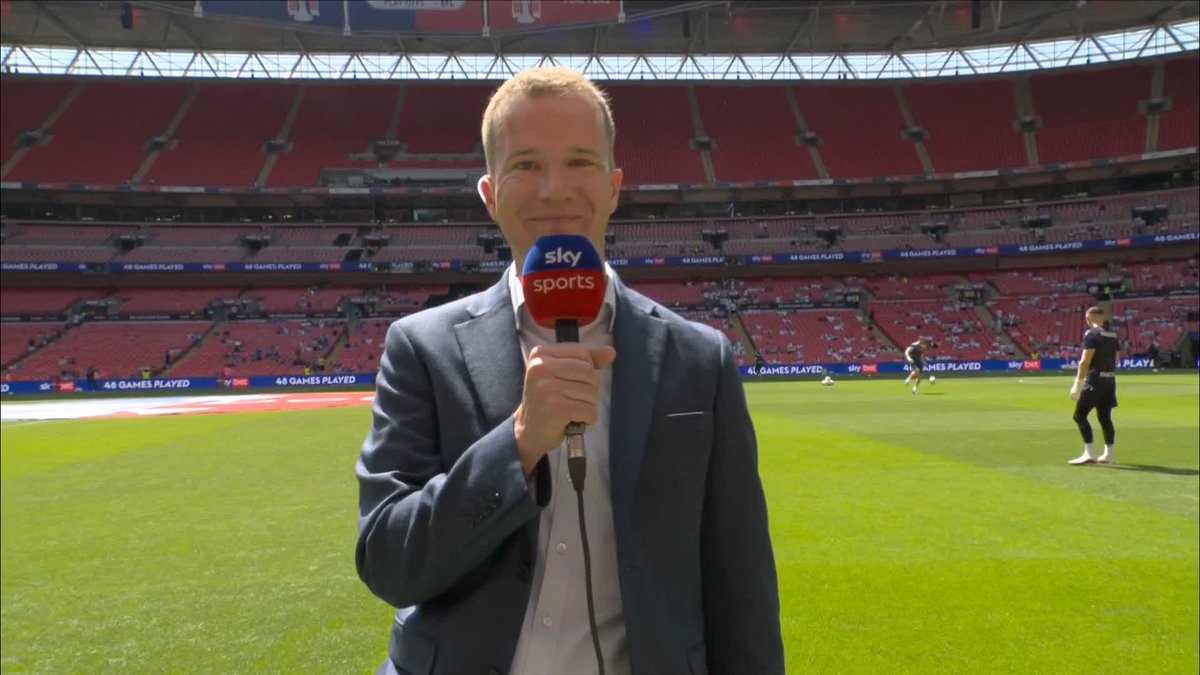 "31.5 degrees and it's only going to get hotter!" Bolton and Stockport have announced their teams for today' League One play-off final ⚽️