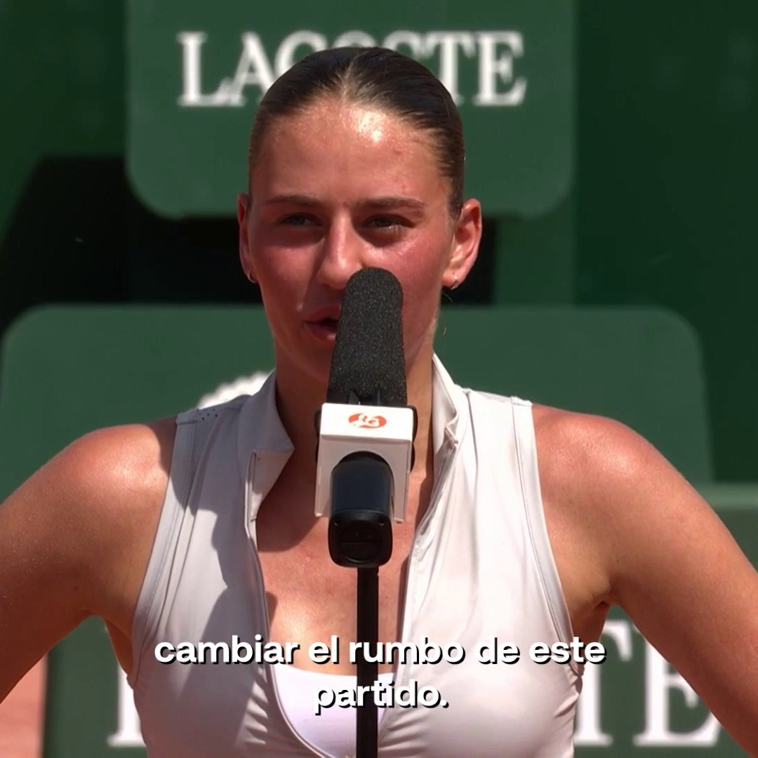 La tennista ucraina Marta Kostyuk scoppia in lacrime dopo la vittoria al primo turno del Roland Garros: “Questa mattina, a 100 metri dalla casa dei miei genitori, un missile ha distrutto l’edificio. Ho pianto per gran parte della mattinata” 💔