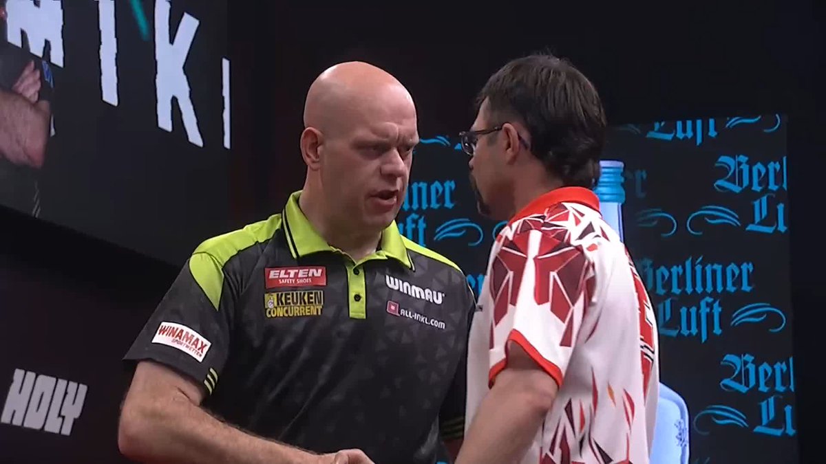 MVG BREEZES THROUGH! Michael van Gerwen produces a brilliant display against Damon Heta, as the Dutchman averages just shy of 102 and beats the Australian number one 6-3! 📺 #ET7