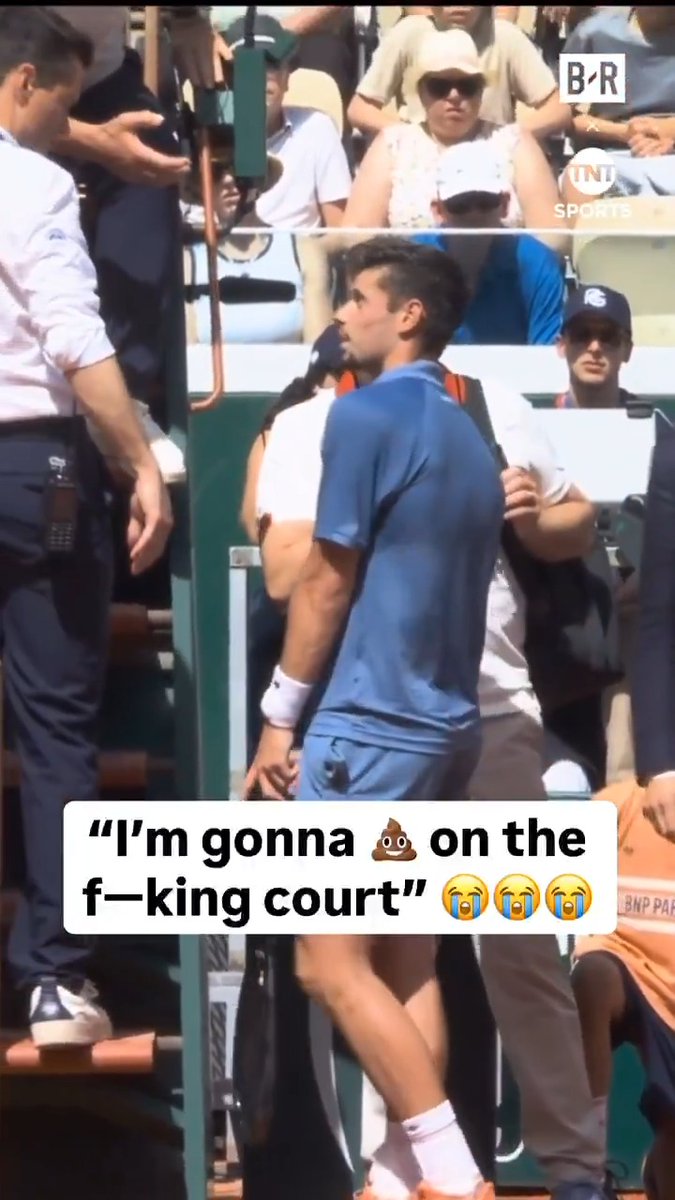 All-time convo 😭 Nature called for Arthur Gea Watch #RolandGarros on TNT Sports