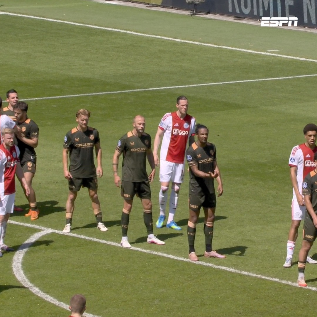 Davy Klaassen doet het weer voor Ajax in de play-offs: 1-0 in de 96e minuut 💥 #ajautr