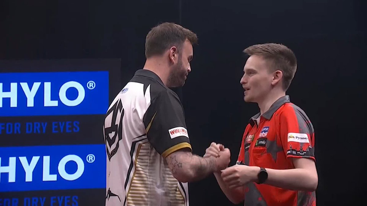SMITH KO'S PIETRECZKO! Ross Smith wins a gruelling contest in Riesa, as Smudger breaks the Ricardo Pietreczko throw for the first time in this contest and beats the German 6-4! 📺 #ET7