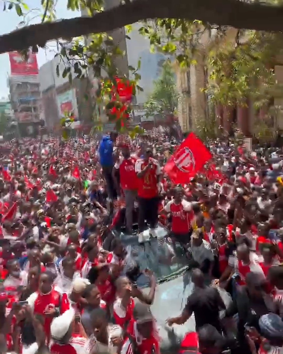 Arsenal fans flooded the streets of Kenya celebrating the Premier League title 🥹🇰🇪 (via Nicki Bigfish)