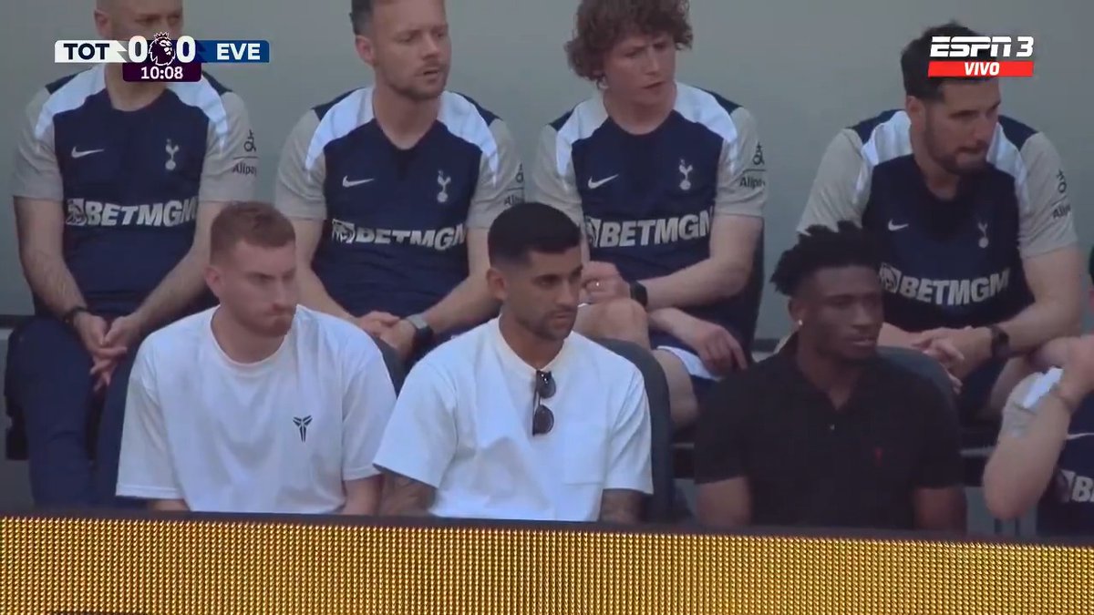 🏟️🇦🇷🏴 Cuti Romero ya está PRESENTE en Londres para ver al Tottenham ante Everton.