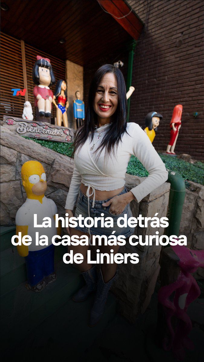 🏠"TENGO UNA CASA QUE ES BASTANTE PARTICULAR" I La historia de la abogada que transformó el frente de su hogar en un multiverso donde conviven Maradona, Jessica Rabbit y Trapito.