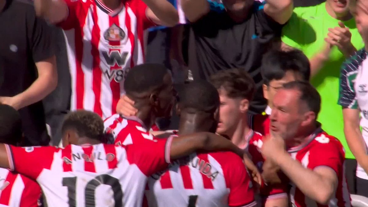 "What a finish" 👏 Hume gives Sunderland a deserved lead at the Stadium of Light!