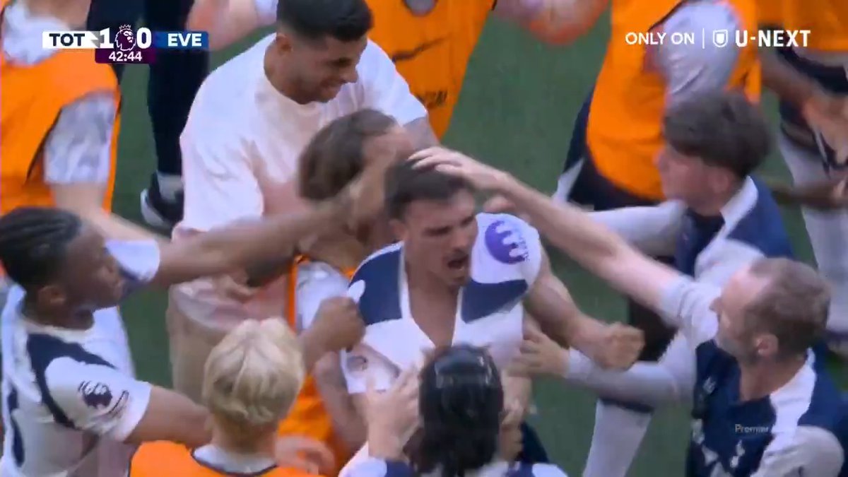 ⚪️ トッテナムに大きな先制ゴール!⚽ プレミア残留を懸けた最終節 エヴァートン戦の43分、パリーニャのゴールでスパーズ先制! CKからのヘディングシュートはポストに阻まれるも跳ね返りを自ら押し込む! プレミアリーグが観られるのはU-NEXTだけ! 🎥:U-NEXTフットボール