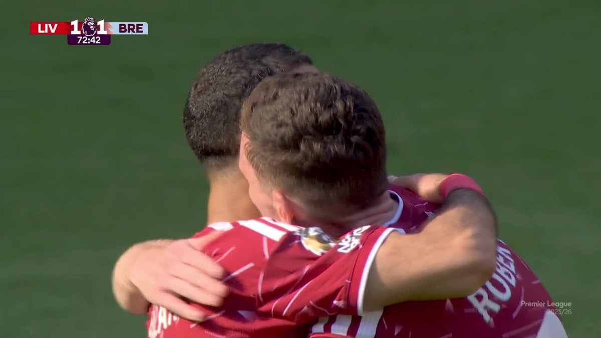 "Mohamed Salah" Porque así se despidió del Liverpool al ser reemplazado en su último partido en la institución. Se están yendo absolutamente todos, la concha bien puta de la lora, me hace mierda.