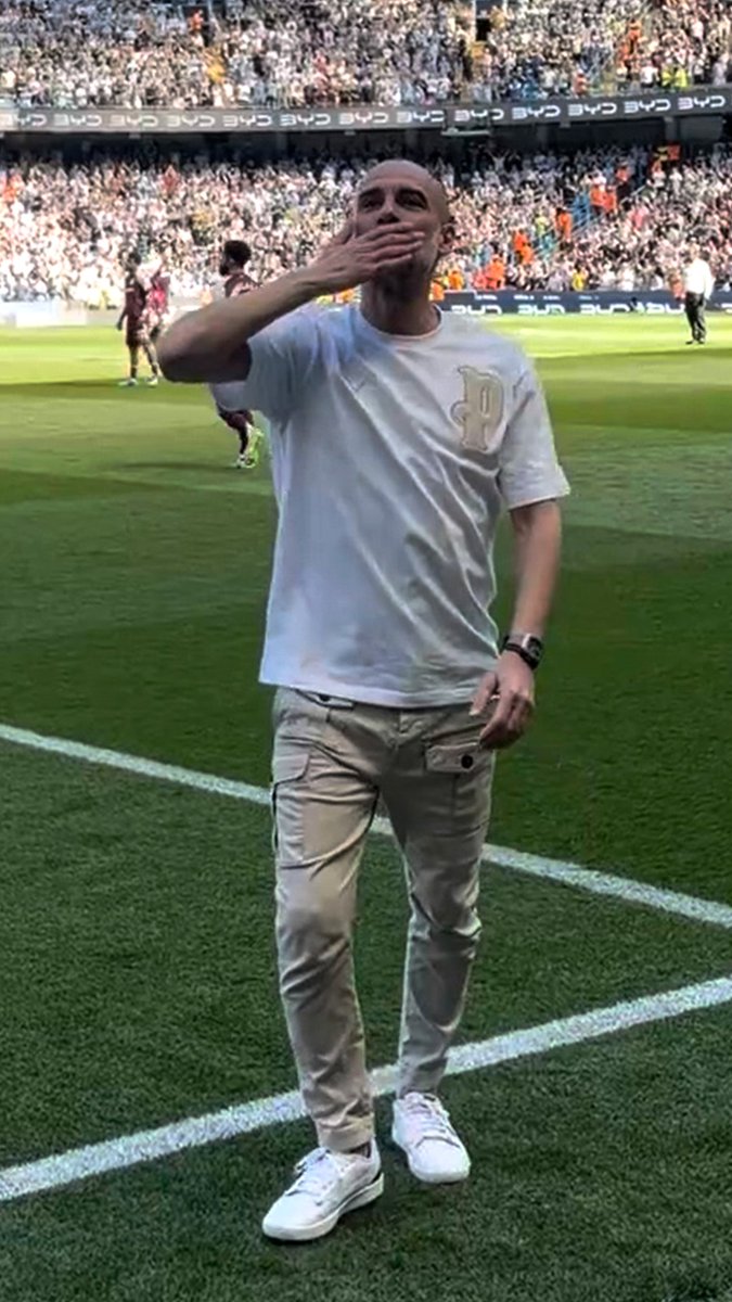 📹 La afición del Manchester City despide a Pep Guardiola en su último partido como entrenador ‘citizen’ con dos banderas independentistas
