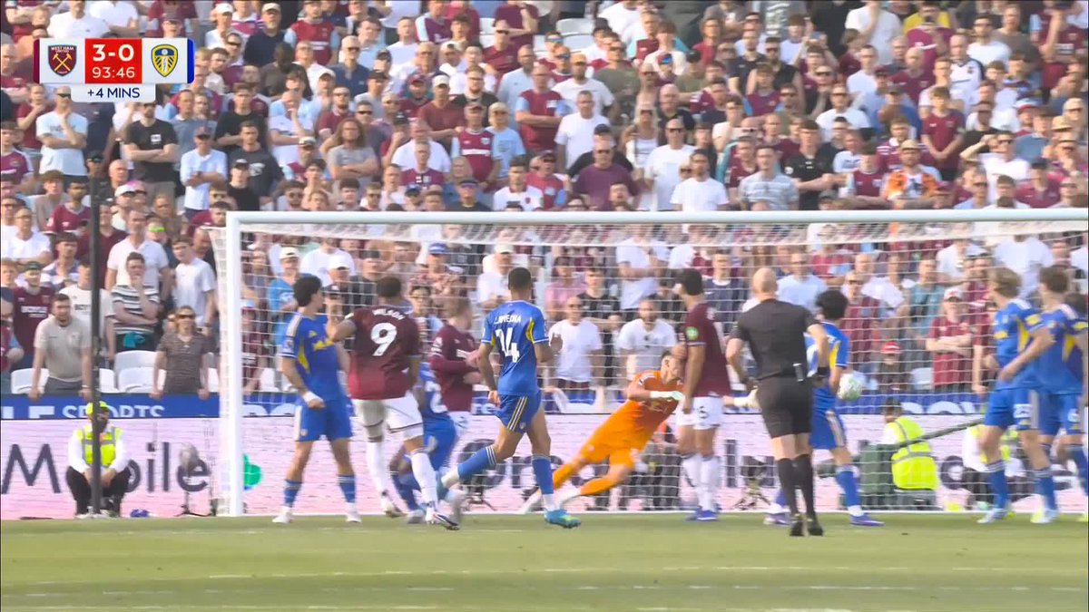Callum Wilson scores the Hammers THIRD! ⚽️