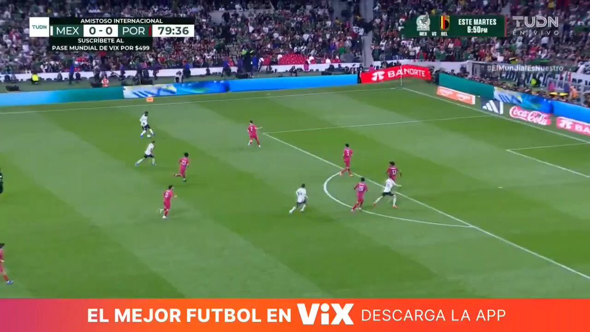 Le llaman "El futuro de la Selección". ¿Por qué se ofenden cuando críticas a la Hormiga? En Chivas es lo mismo, sí, tiene muchos goles pero el chaval te mete 3 de cada 10 y a nivel Selección, un delantero así no sirve. Gracias por leerme.