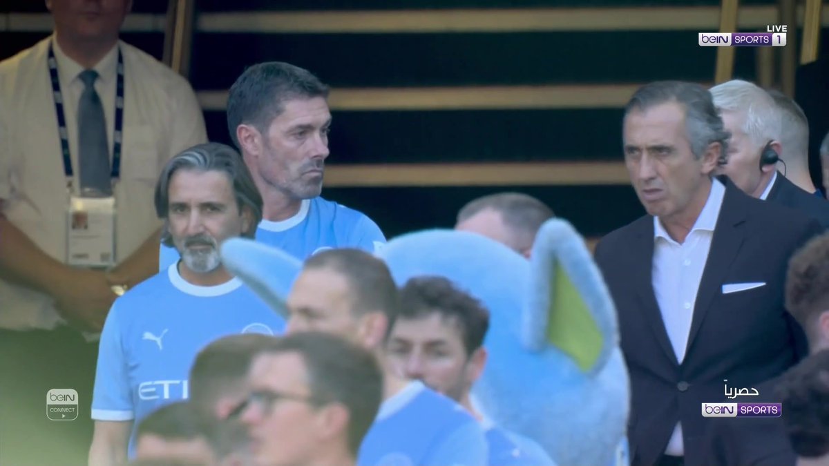 🥹💙 لحظات مؤثرة في ملعب الاتحاد… جماهير مانشستر سيتي تودّع بيب غوارديولا بحرارة غوارديولا حقبة تاريخية لا تُنسى مع السيتي 👏✨ #الدوري_الإنجليزي | #مانشستر_سيتي
