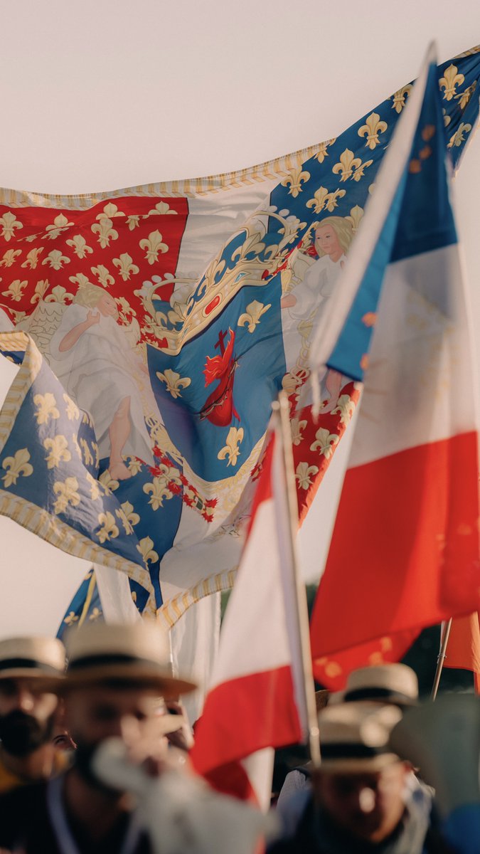 ✌🏻❤️‍🔥 Qui sont-ils ? Une jeunesse qui n’a pas peur de le dire : nous n’avons pas fini d’être catholiques ! #NDC2026