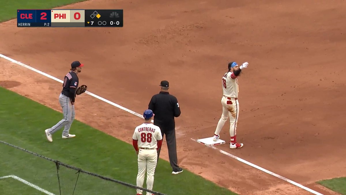 Marshy with the triple, Harper with the sac-fly RBI!